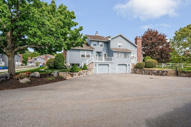 13 Carnation Circle B, Reading, MA 01867
