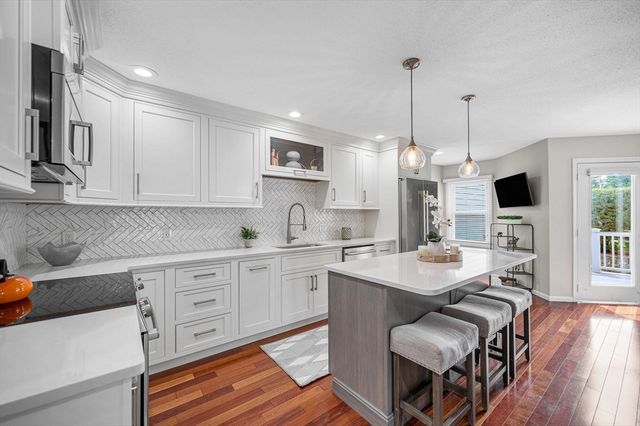 13 Carnation Circle B, Reading, MA 01867