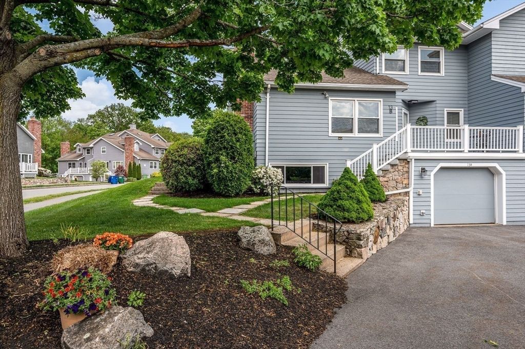 13 Carnation Circle B, Reading, MA 01867