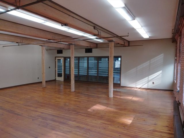 559 Main Street - Rt. 20 unit 202, Sturbridge, MA 01566