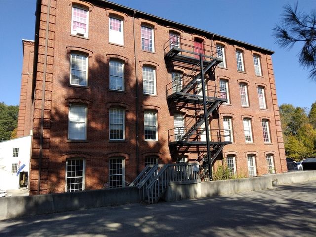 559 Main Street - Rt. 20 unit 202, Sturbridge, MA 01566