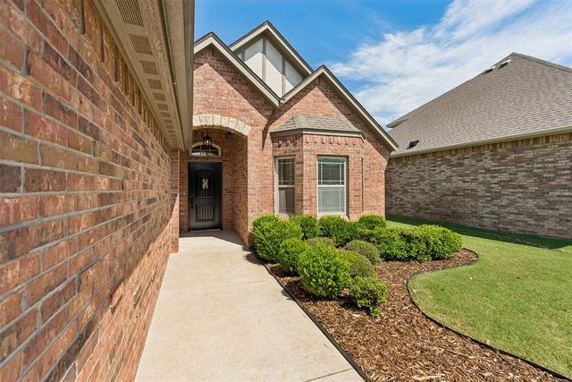 5613 St James Place, Oklahoma City, OK 73179