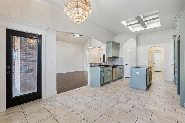 5613 St James Place, Oklahoma City, OK 73179