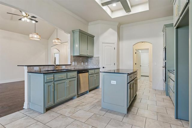 5613 St James Place, Oklahoma City, OK 73179