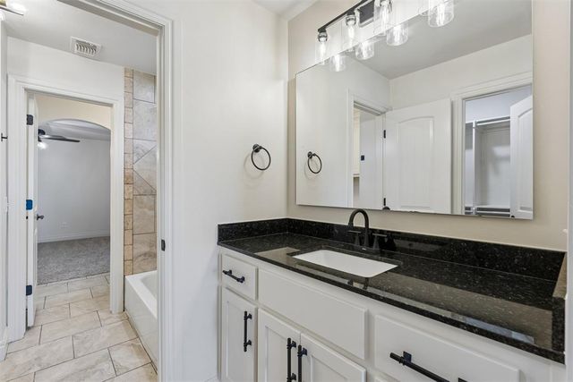 5613 St James Place, Oklahoma City, OK 73179