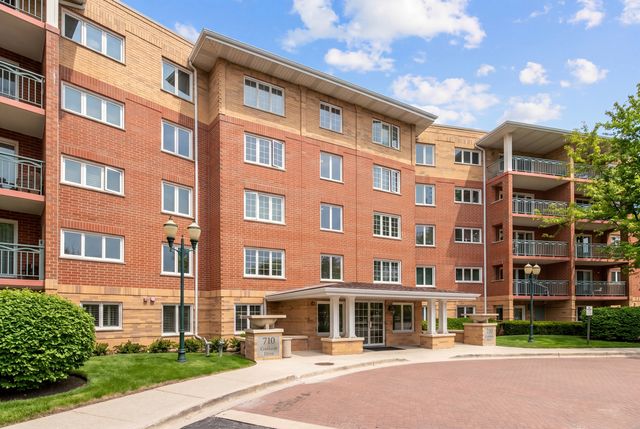 710 Creekside Drive 302, Mount Prospect, IL 60056