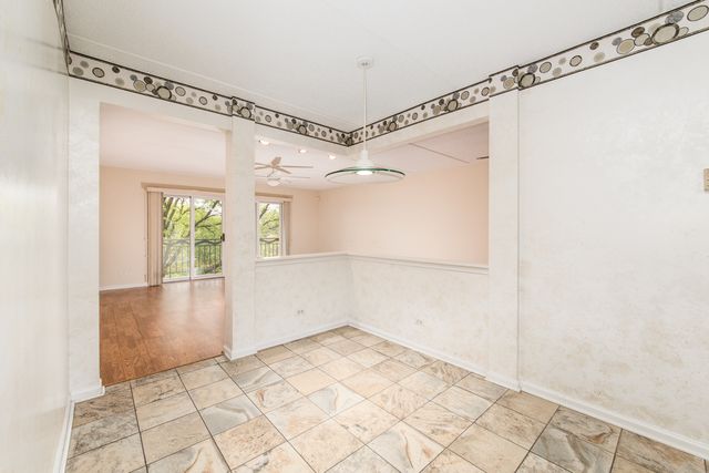 710 Creekside Drive 302, Mount Prospect, IL 60056