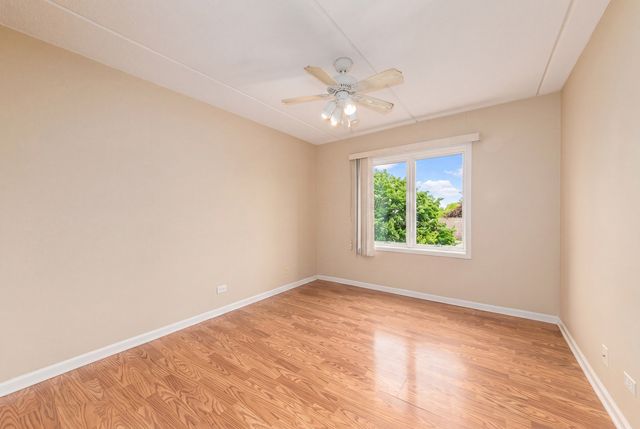 710 Creekside Drive 302, Mount Prospect, IL 60056