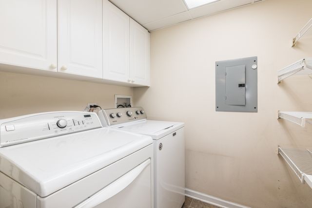 710 Creekside Drive 302, Mount Prospect, IL 60056