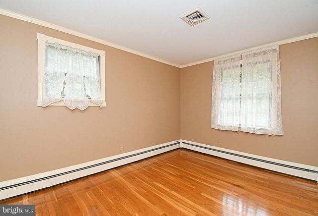 2390 LENHART RD, Colmar, PA 18915