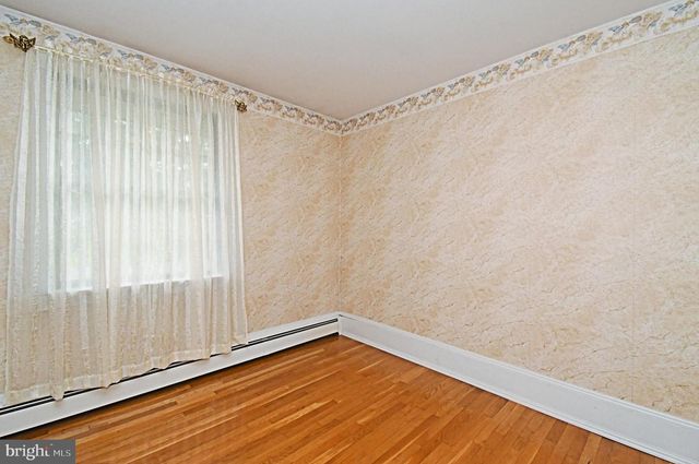 2390 LENHART RD, Colmar, PA 18915