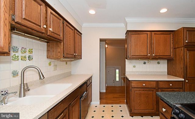2390 LENHART RD, Colmar, PA 18915