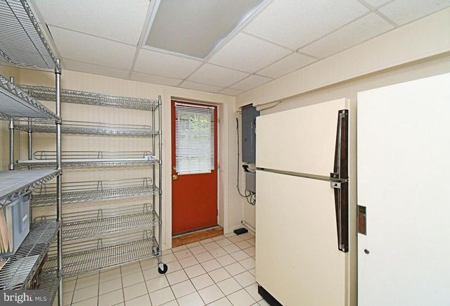 2390 LENHART RD, Colmar, PA 18915