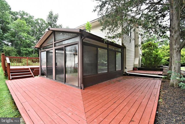 2390 LENHART RD, Colmar, PA 18915