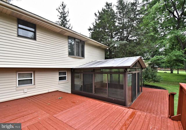 2390 LENHART RD, Colmar, PA 18915