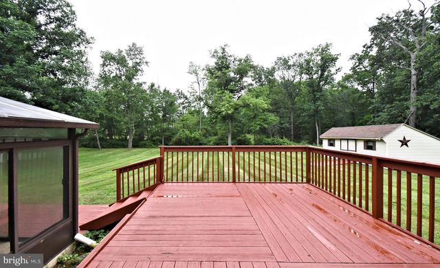 2390 LENHART RD, Colmar, PA 18915