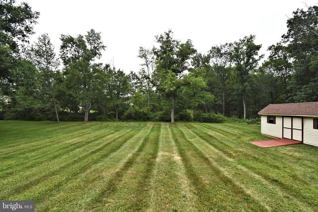 2390 LENHART RD, Colmar, PA 18915