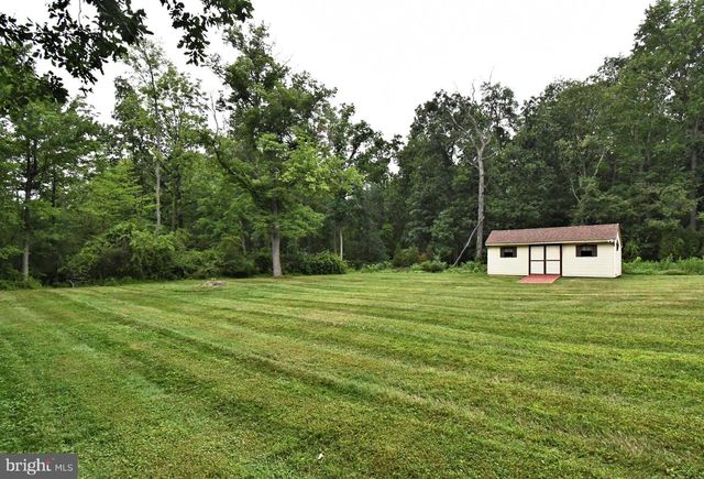 2390 LENHART RD, Colmar, PA 18915