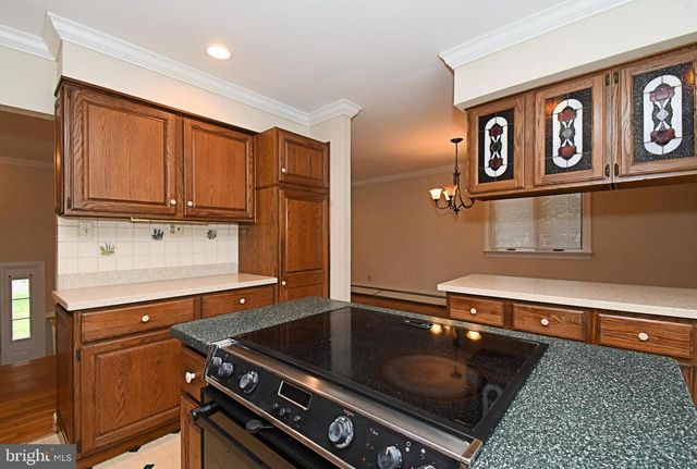 2390 LENHART RD, Colmar, PA 18915