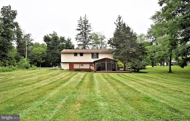 2390 LENHART RD, Colmar, PA 18915