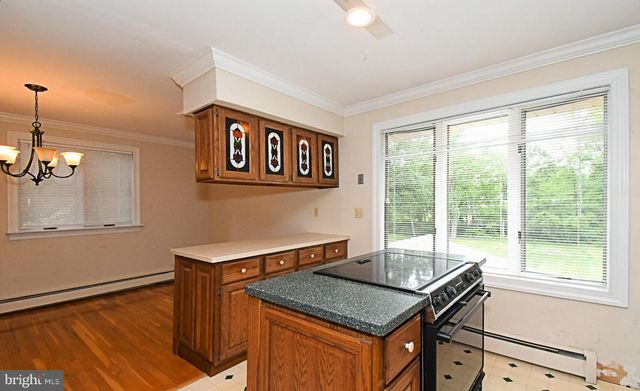 2390 LENHART RD, Colmar, PA 18915