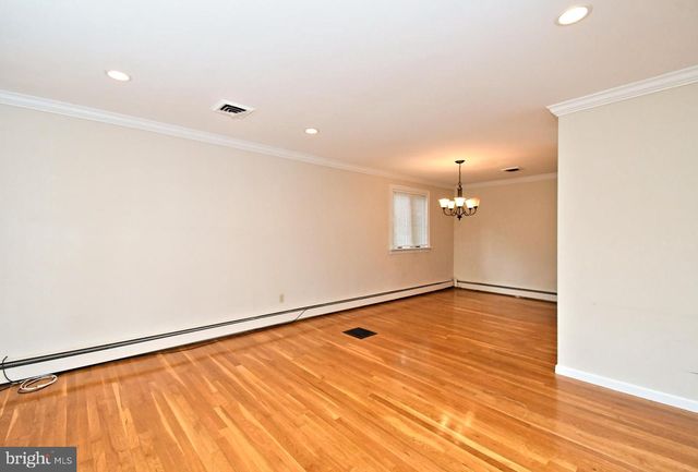 2390 LENHART RD, Colmar, PA 18915