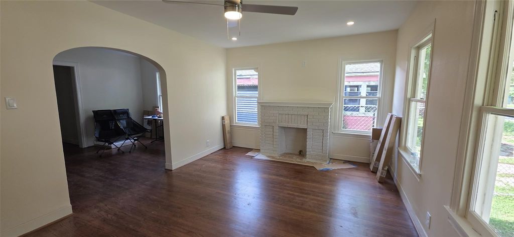 2827 Robertson Street, Houston, TX 77009