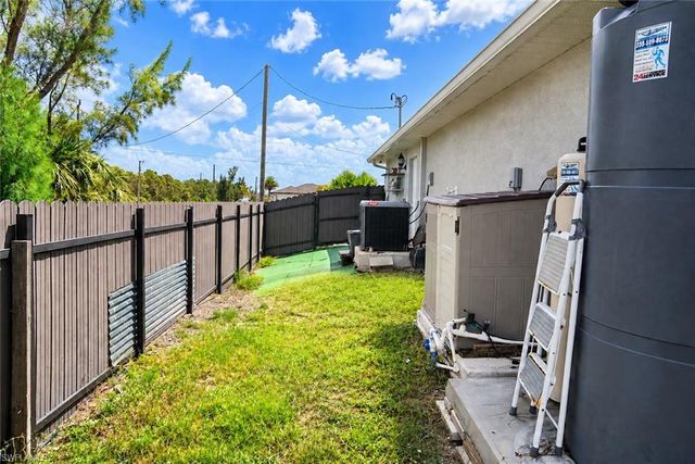 2212 NW 42nd PL, Cape Coral, FL 33993
