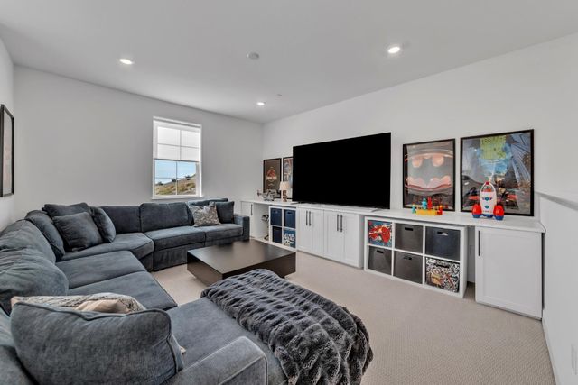 3225 Roslyn Ct, Folsom, CA 95630