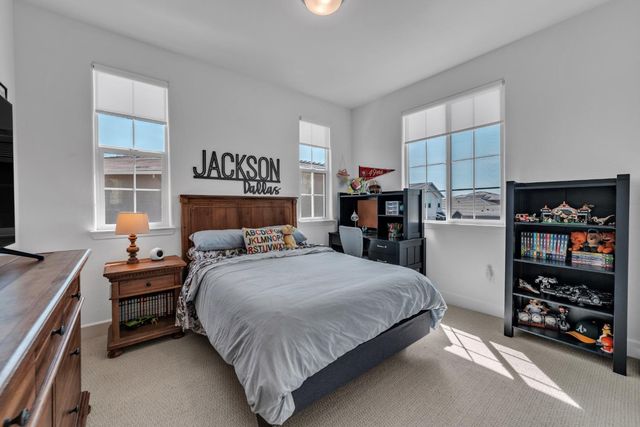 3225 Roslyn Ct, Folsom, CA 95630
