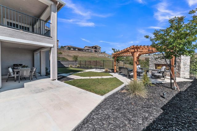 3225 Roslyn Ct, Folsom, CA 95630