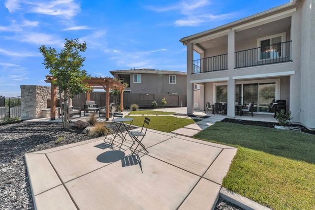 3225 Roslyn Ct, Folsom, CA 95630
