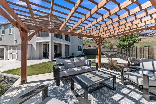 3225 Roslyn Ct, Folsom, CA 95630
