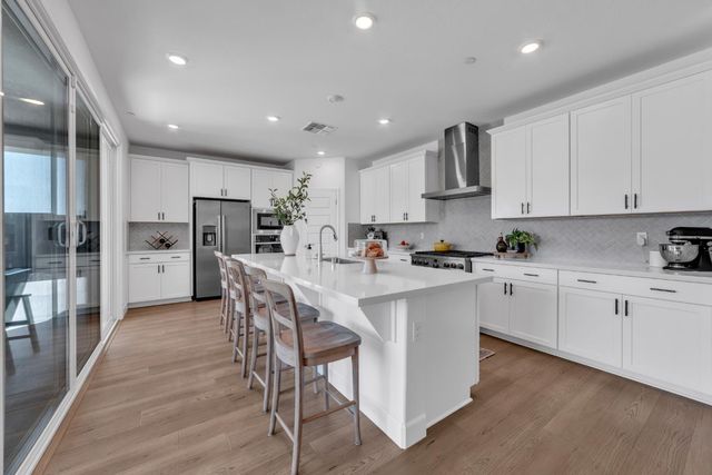 3225 Roslyn Ct, Folsom, CA 95630