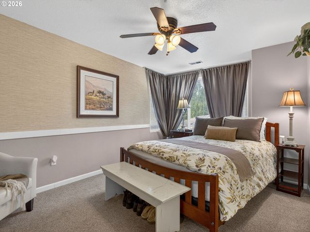 10813 Sw CANTERBURY Ln 104, Tigard, OR 97224