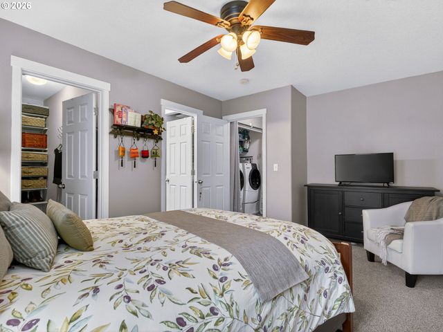 10813 Sw CANTERBURY Ln 104, Tigard, OR 97224