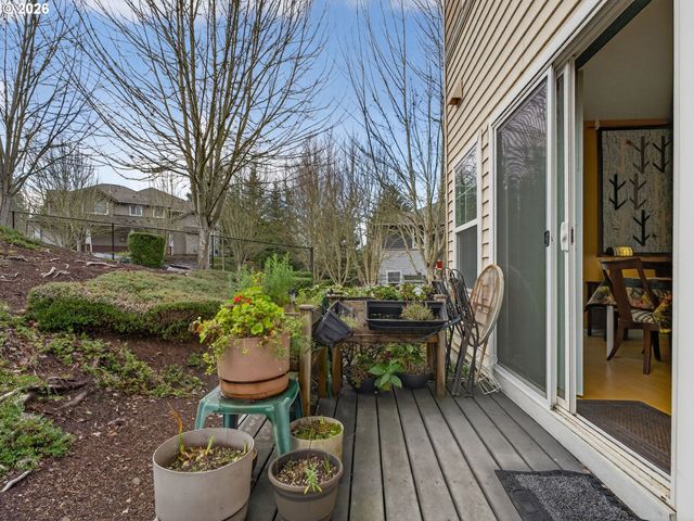 10813 Sw CANTERBURY Ln 104, Tigard, OR 97224