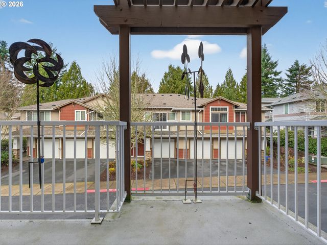 10813 Sw CANTERBURY Ln 104, Tigard, OR 97224