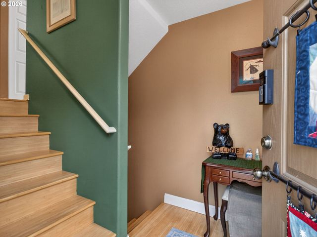 10813 Sw CANTERBURY Ln 104, Tigard, OR 97224