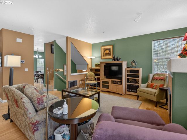 10813 Sw CANTERBURY Ln 104, Tigard, OR 97224