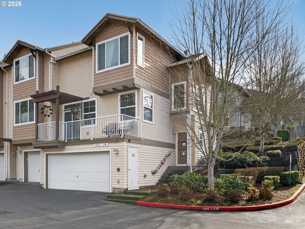 10813 Sw CANTERBURY Ln 104, Tigard, OR 97224