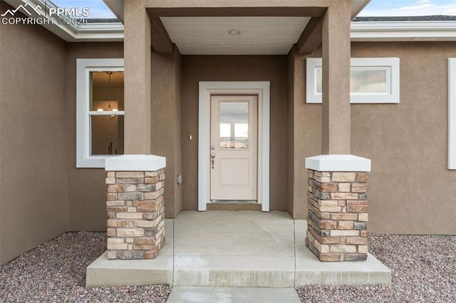 353 S Ashford Drive, Pueblo, CO 81007