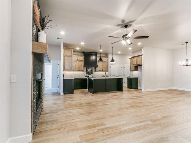 2111 Oakville Place, Norman, OK 73071