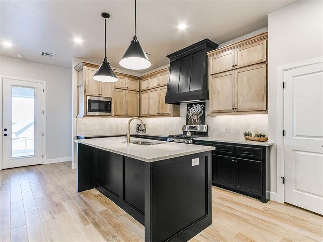 2111 Oakville Place, Norman, OK 73071