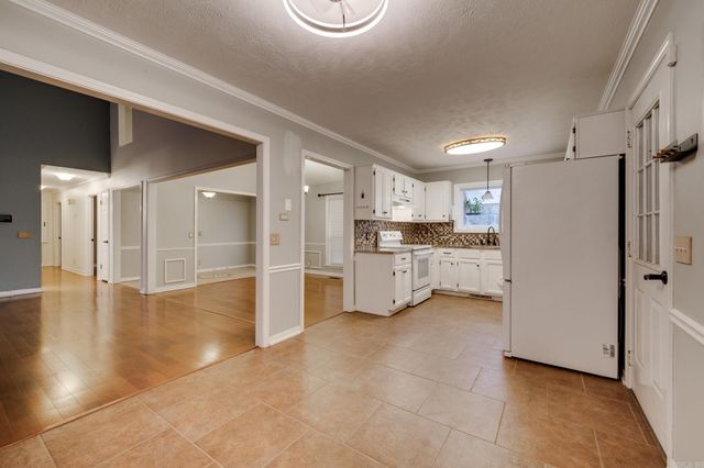 22 Sun Valley Drive, Cabot, AR 72023