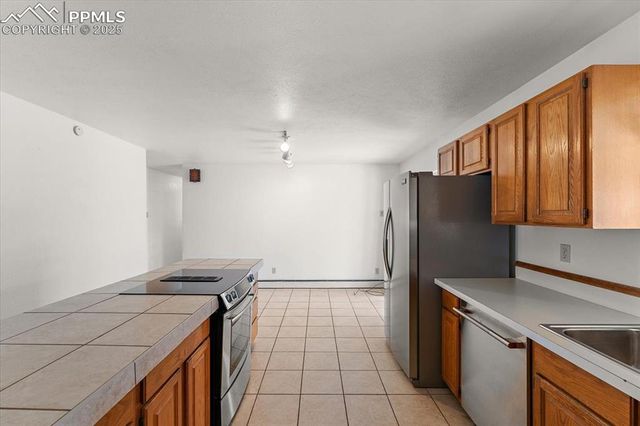 497 S Avenida Del Oro, Pueblo, CO 81007