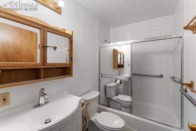 497 S Avenida Del Oro, Pueblo, CO 81007