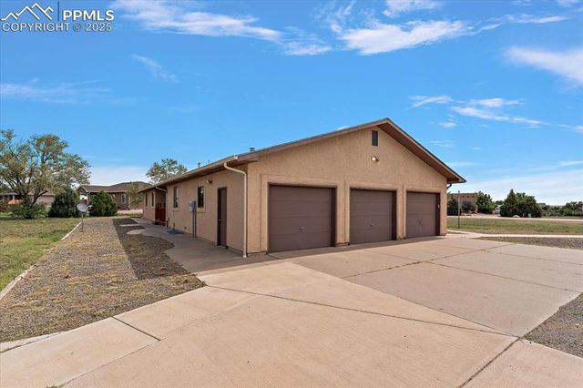 497 S Avenida Del Oro, Pueblo, CO 81007