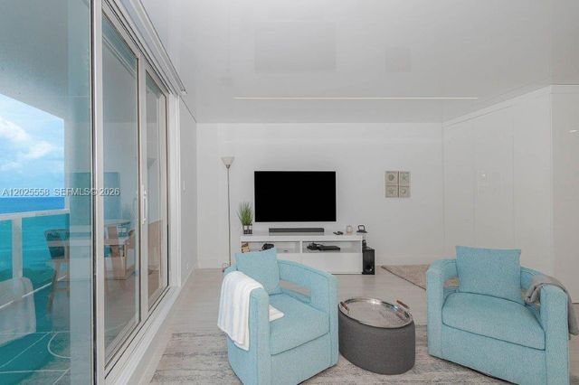 2301 Collins Avenue 811, Miami Beach, FL 33139