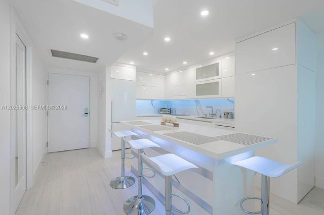 2301 Collins Avenue 811, Miami Beach, FL 33139